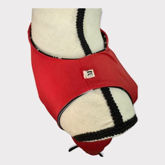 Reversible Tango Dress - Black/RedClassic Elegance with a Bold Twist Size Medium - Picture 7 of 14